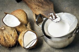 Latte al cocco, tre modi per prepararlo in casa