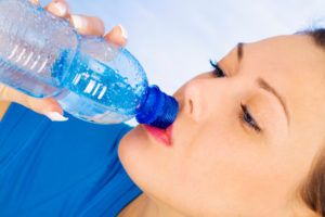 Bere molta acqua per dimagrire?