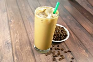 Vanilla latte smoothie: il frullato per colazione sugar free
