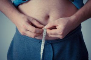 La dieta per eliminare il grasso addominale secondo gli scienziati
