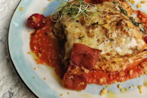 Torta di polenta salata con ragù: light ed economica