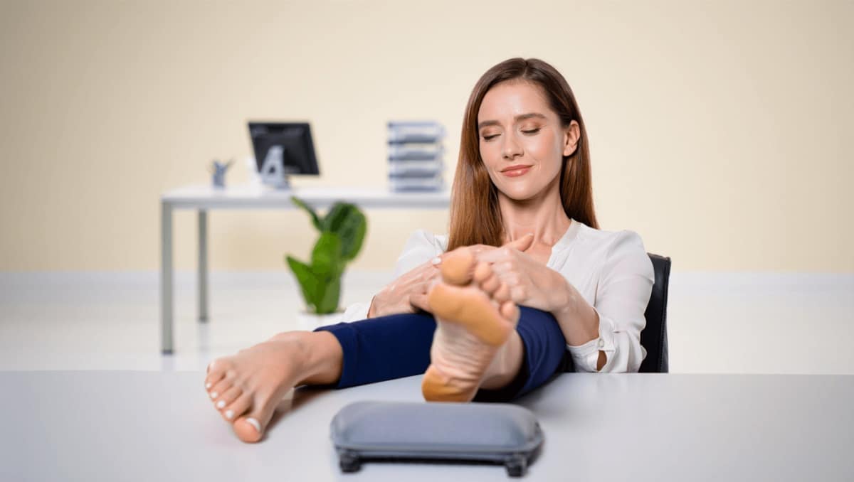 Gambe sgonfie in due minuti: 5 esercizi effetto drenante e rilassante