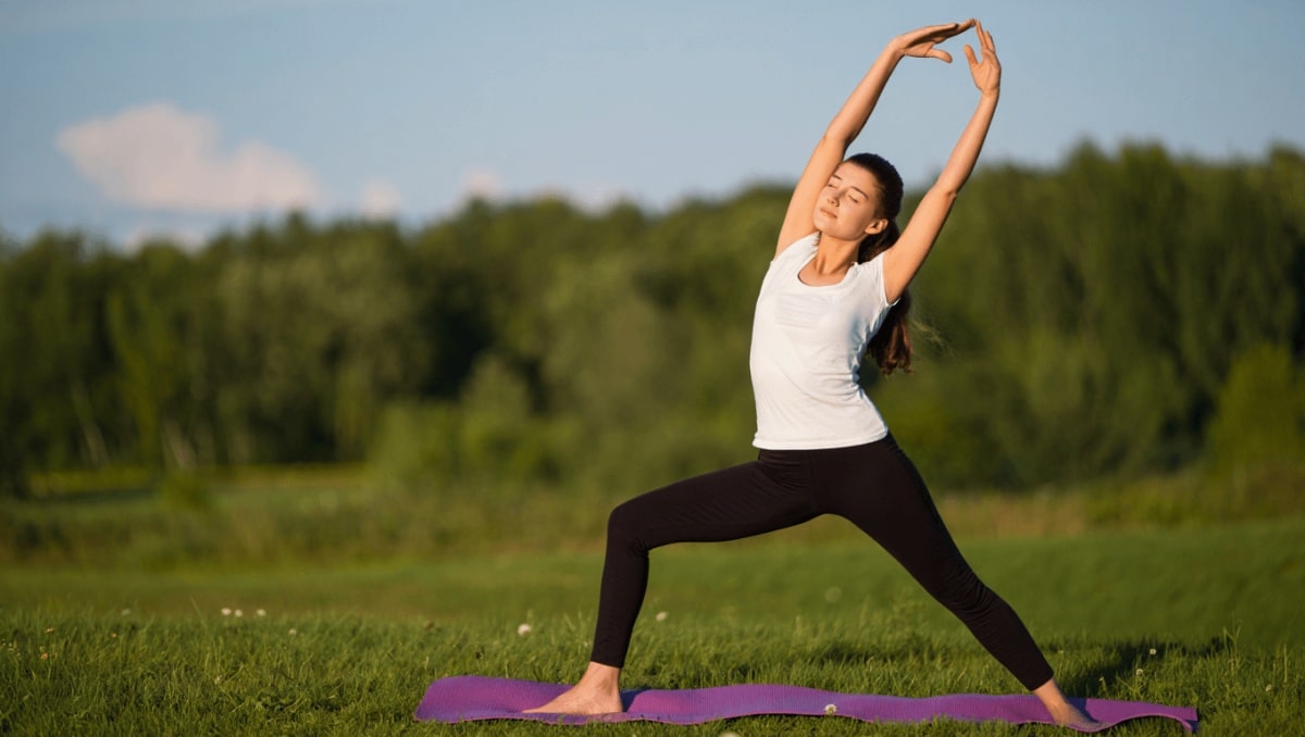 Gli esercizi di stretching per rilassarsi durante o a fine giornata