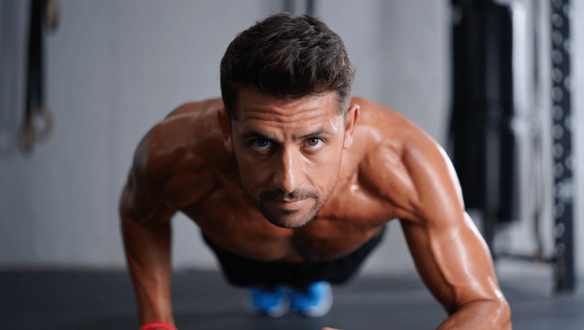 Il mini-workout che coinvolge tutto il corpo con soli 4 esercizi facili