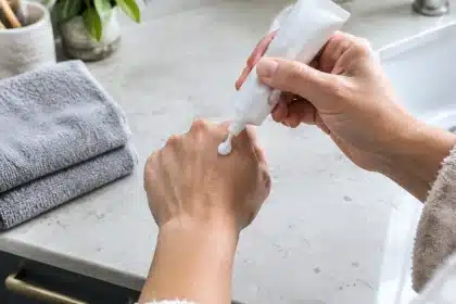 Creme viso promosse o bocciate da Altroconsumo: ecco quali scegliere